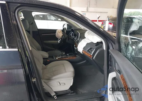 2018 Audi Q5 2.0T Premium/2.0T Tech Premium z USA, uszkodzony, nr VIN WA1BNAFY1J2060575